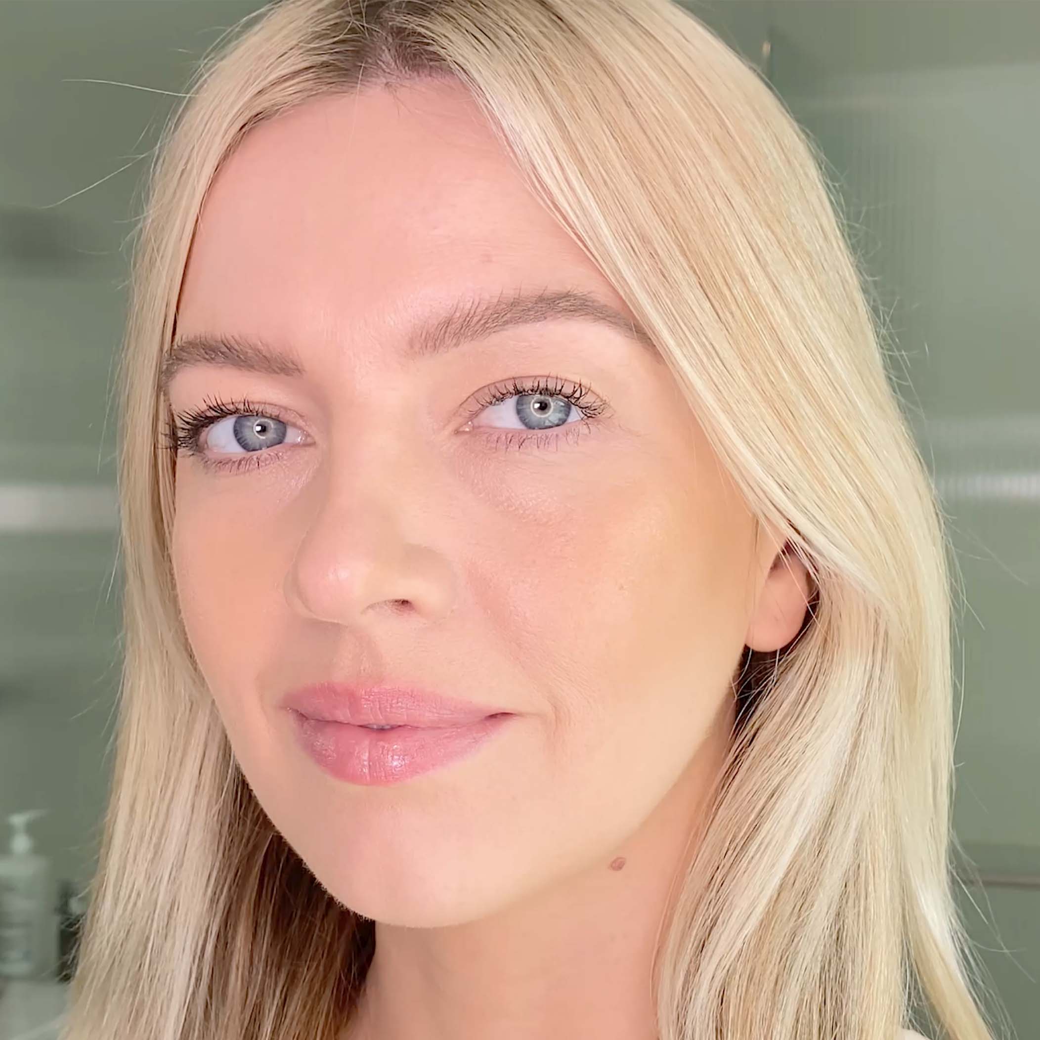 Flawless Finish Skincaring Foundation - Image 11